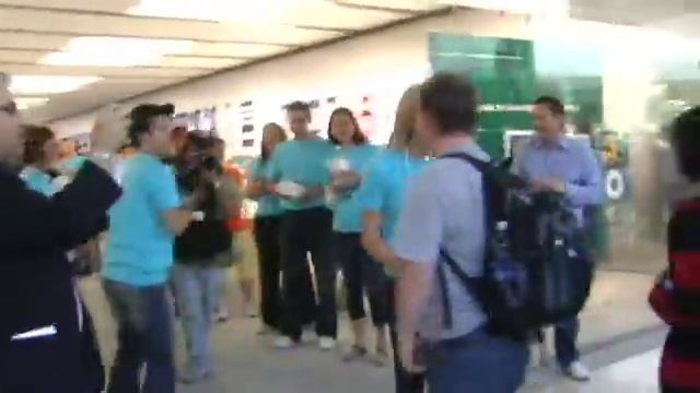 West Edmonton Mall, Apple Store Grand Opening - Vue Weekly смотреть онлайн