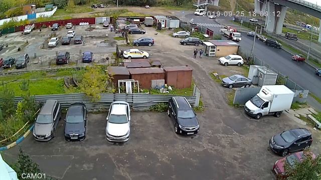 Люберцы, Комсомольский проспект. БМВ врезался в остановку смотреть онлайн
