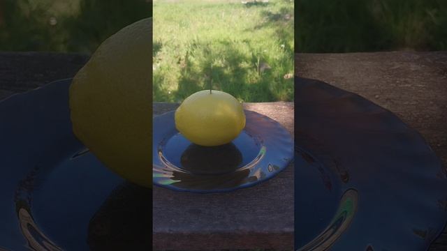 Как не разрезая целый лимон,выдавить сок из него.Отличный способ!