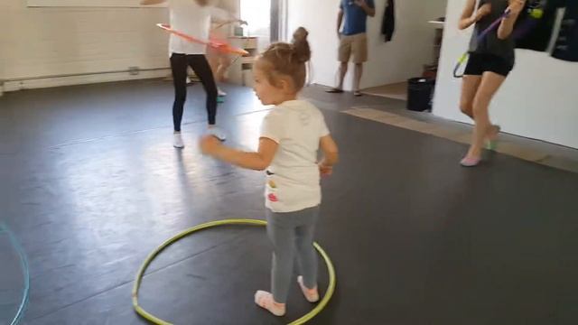 Fun and Games with Tiny Dancers! смотреть онлайн