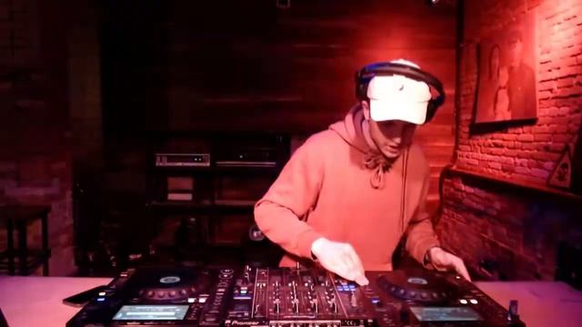 Impluse DJ School Mix Live | UK Bassline/Garage/DNB/ | Ekaterinburg | 24.04.2022 | DJ walk'n`gone смотреть онлайн