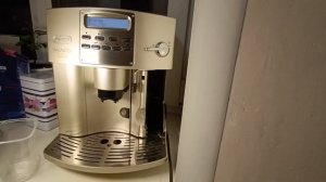 Обслуживание и чистка кофемашины Delonghi Magnifica Rapid Cappuccino.