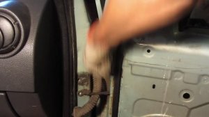 Как снять дверь (замена) на Рено Логан и Лада Ларгус