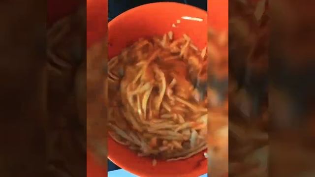МАКАРОННАЯ ЗАПЕКАНКА С СЫРОМ И ПОМИДОРАМИ ? ? смотреть онлайн