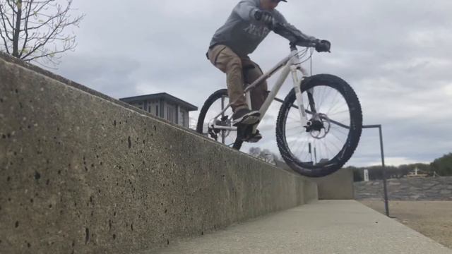 Langeweile am Rhein | MTB Brotherhood FUN смотреть онлайн