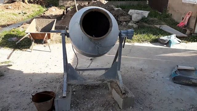 БетоноМиксер mixer!!! Приготовления бетона в бетономешалке смотреть онлайн