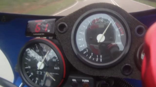 Yamaha tzr 250 vs honda nsr 250 ! acceleration top speed 2t sounds смотреть онлайн
