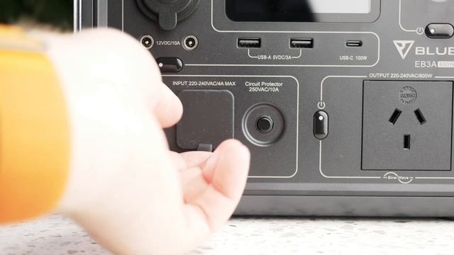 Bluetti EB3A Portable Power Station смотреть онлайн