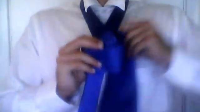 How to tie a tie - Quick and Easy смотреть онлайн