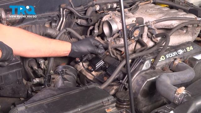How to Replace Spark Plugs 1996-2002 Toyota 4Runner смотреть онлайн
