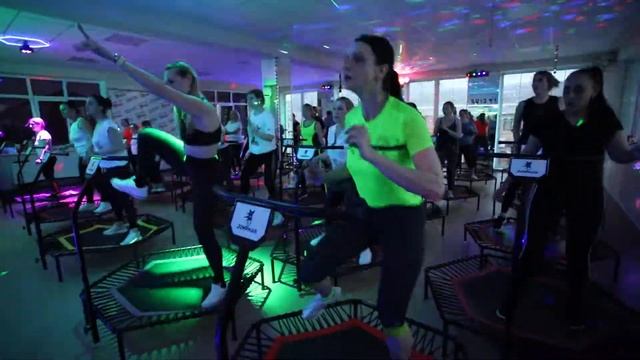JUMPING FITNESS смотреть онлайн