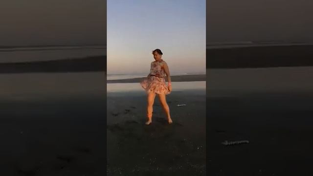 WAIKIKI TAMURE HAWAIIAN DANCE