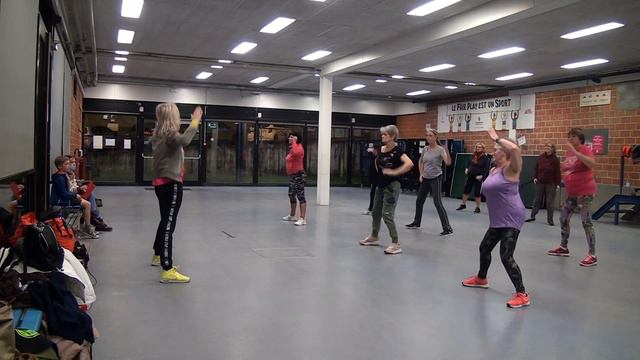 Zumba Gold - warm up 1 - Shine Your Light - Master KG; David Guetta; Akon смотреть онлайн