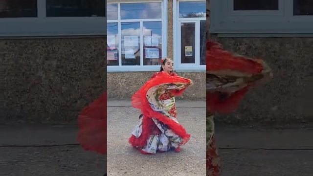 Солистка ансабля "ЯГОРИ"АЛИНА ФЕДОРЕНКО.ХУД.РУК.Н.ПОПУКАЛОВА.ТАНЕЦ "НАНЕ ЦОХА" смотреть онлайн