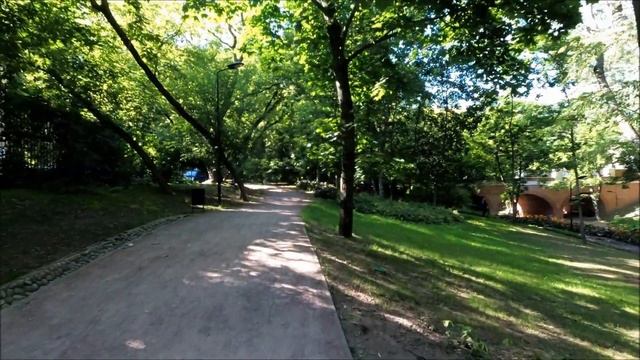 Москва. Прогулка по Нескучному саду. Александринский дворец (18.08.2020) смотреть онлайн