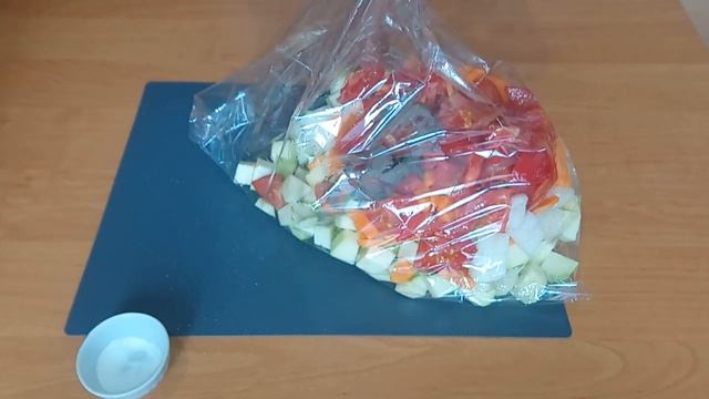 Кабачковая икра в "рукаве" смотреть онлайн