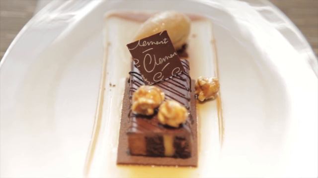 Summer dessert picks with The Peninsula's pastry chef смотреть онлайн