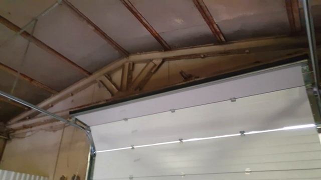 СЕКЦИОННЫЕ ВОРОТА ДАМАСТ С ТОРСИОННЫМ МЕХАНИЗМОМ СТОНДАРТНЫЙ ПОДЪЕМ РУЧНОЙ ЦЕПНОЙ ПРИВОД НА МОЙКЕ смотреть онлайн