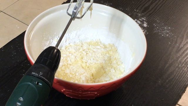 Power Drill Whisk Cake смотреть онлайн