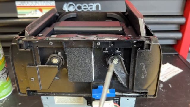 Lexus GX470 Console Box DVD player lid latch repair смотреть онлайн