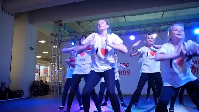 Танцы для подростков в ТС "Созвездие" смотреть онлайн