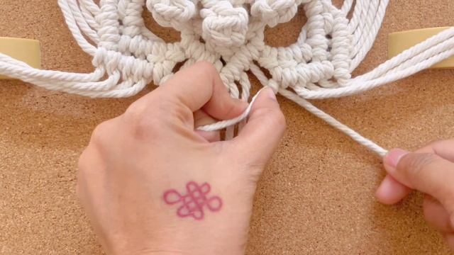How to make: Macrame Mandala Step-by-step Tutorial for Beginners | Hanging Cord Method смотреть онлайн