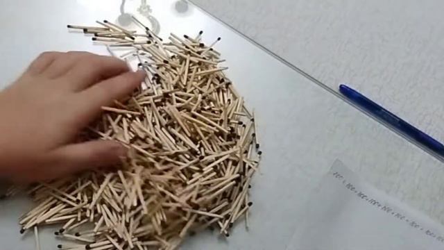 Сколько спичек в 50 коробочках?