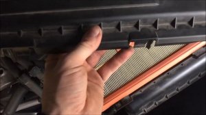 Замена воздушного фильтра Skoda Rapid