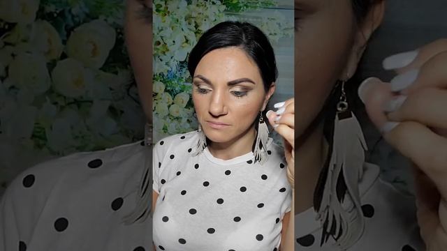 Золотые тени!!!Gold eyeshadows #youniquemakeup #gold смотреть онлайн