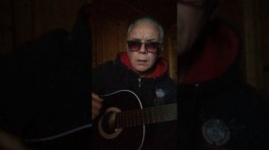 Ветку вишни клоня...