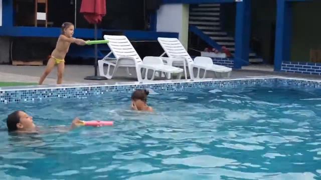 Весело у нас в аквазоне