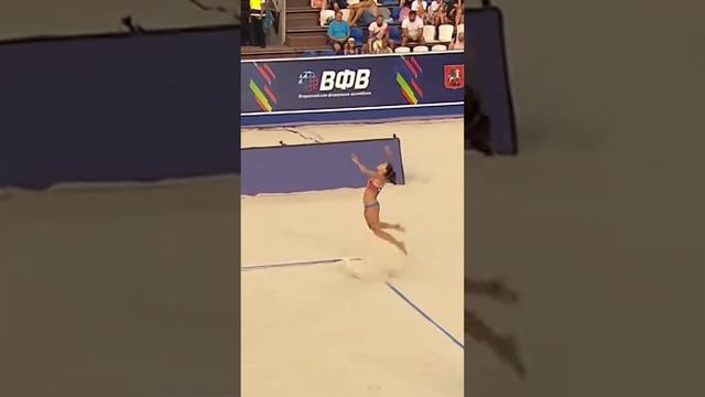 Cиловая подачу в женском пляжном волейболе? смотреть онлайн