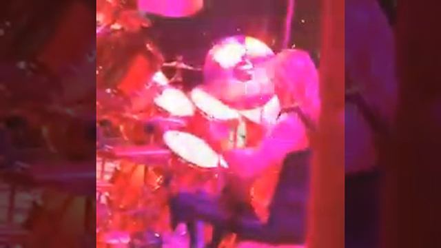 Nicko McBrain - The Trooper (THE BOOK OF SOULS WORLD TOUR) T-Mobile Arena Las Vegas смотреть онлайн