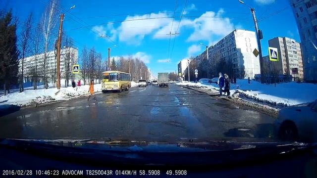 2016 02 28 10 46 13 девушка не пропустила девушку на пешеходном переходе смотреть онлайн