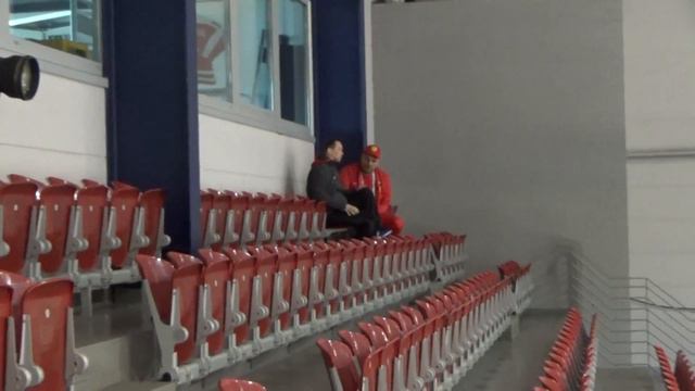 Сергей Мозякин наблюдал за тренировкой сборной с трибуны смотреть онлайн