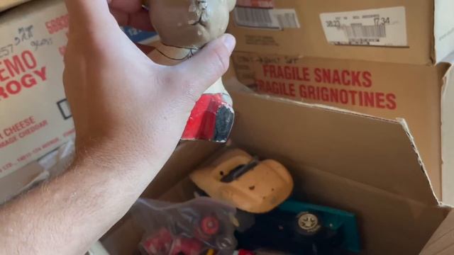 Pt 6.1 What's in all these boxes?!? exploring a hoarded home! смотреть онлайн