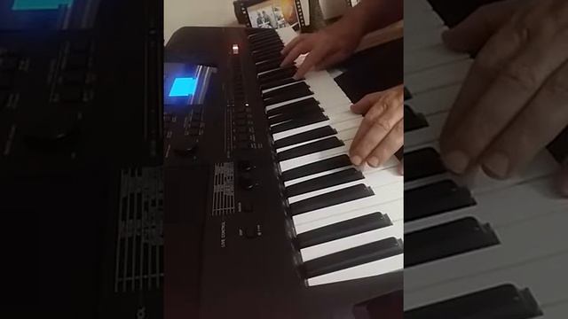NATHALIE de Júlio Iglesias no teclado de Roberto Malafronte. смотреть онлайн