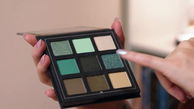 FIRST LOOK: Harry Potter Makeup Collection смотреть онлайн