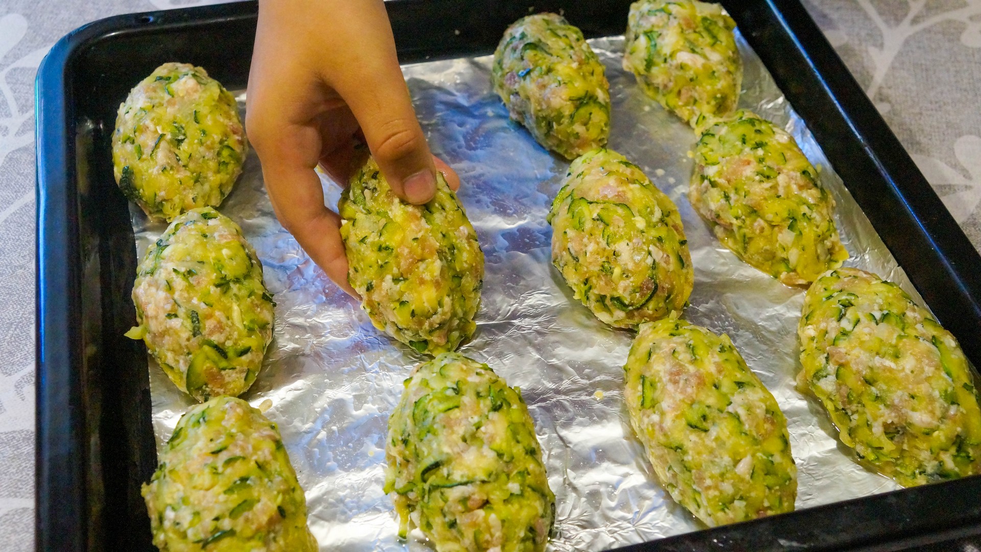 Котлеты с кабачком и фаршем в духовке смотреть онлайн