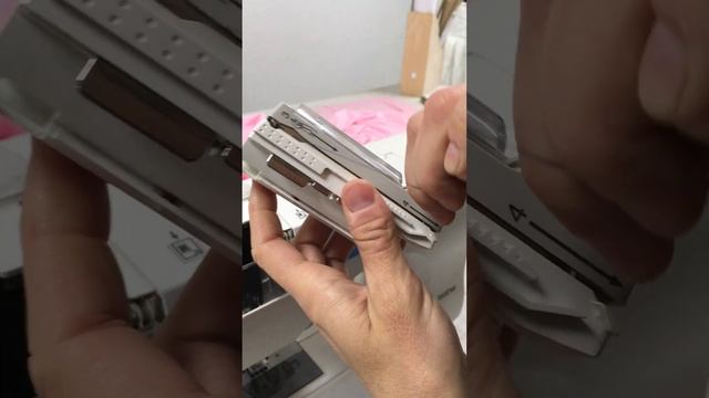 Enfilage machine à coudre Innovis CS-8120 смотреть онлайн