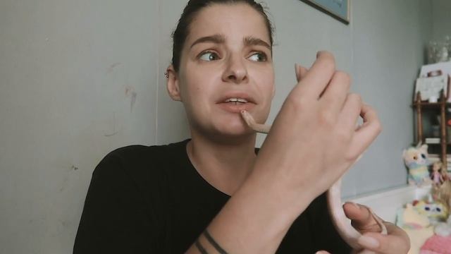 Почти год жизни со змеем, хочу ли еще змею, что ест, как сбежал, завела дружка смотреть онлайн