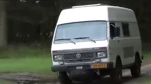 VW LT 4x4 in the mud смотреть онлайн