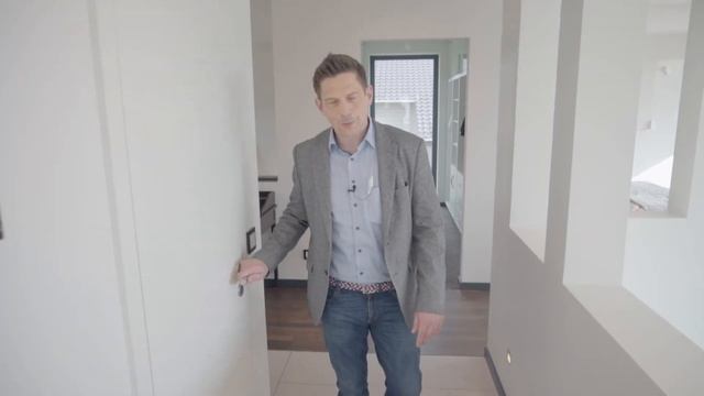Haustour durch das moderne Haus mit Einliegerwohnung | LUXHAUS Musterhaus in Köln/Frechen смотреть онлайн