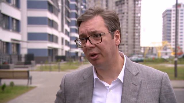 Aleksandar Vučić u poseti gradilištu firme Bogoljuba Karića / english subitle смотреть онлайн