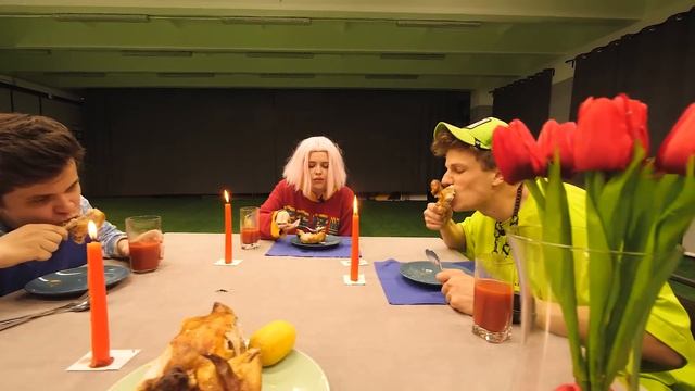 МЫ ПОПАЛИ В ПУГОВИЧНЫЙ МИР В 3 ЧАСА НОЧИ **не делайте этого, у них пуговицы вместо глаз** смотреть онлайн