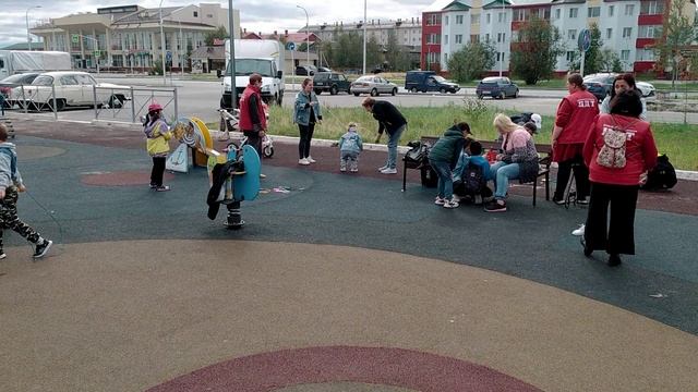 Развлекательная программа на детской площадке