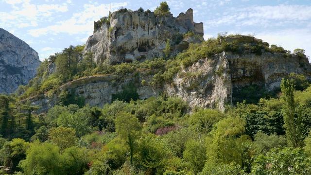 Fontaine-de-Vaucluse, France in 4K (UHD) смотреть онлайн