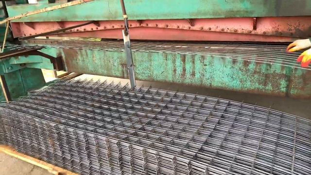 Производство сварной сетки в картах из проволоки ВР смотреть онлайн