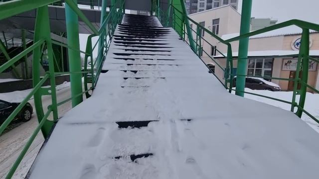 Снег в Киеве. Урбанистическая прогулка по улицам. смотреть онлайн