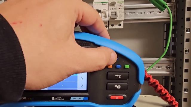 Metrel MI 3155 - Testam un RCD tip A si unul tip AC.De ce sa nu folosim diferentiale tip AC? смотреть онлайн